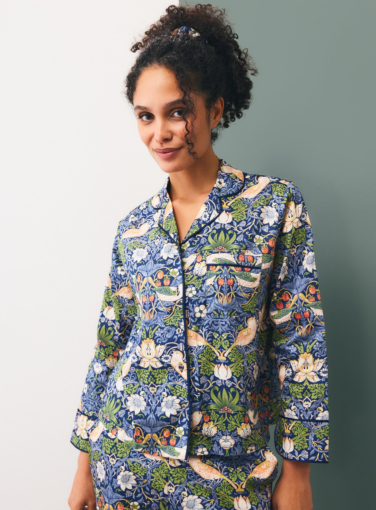Tu x Morris & Co. Strawberry Thief Sateen Traditional Pyjamas M - Image 1 thumbnail